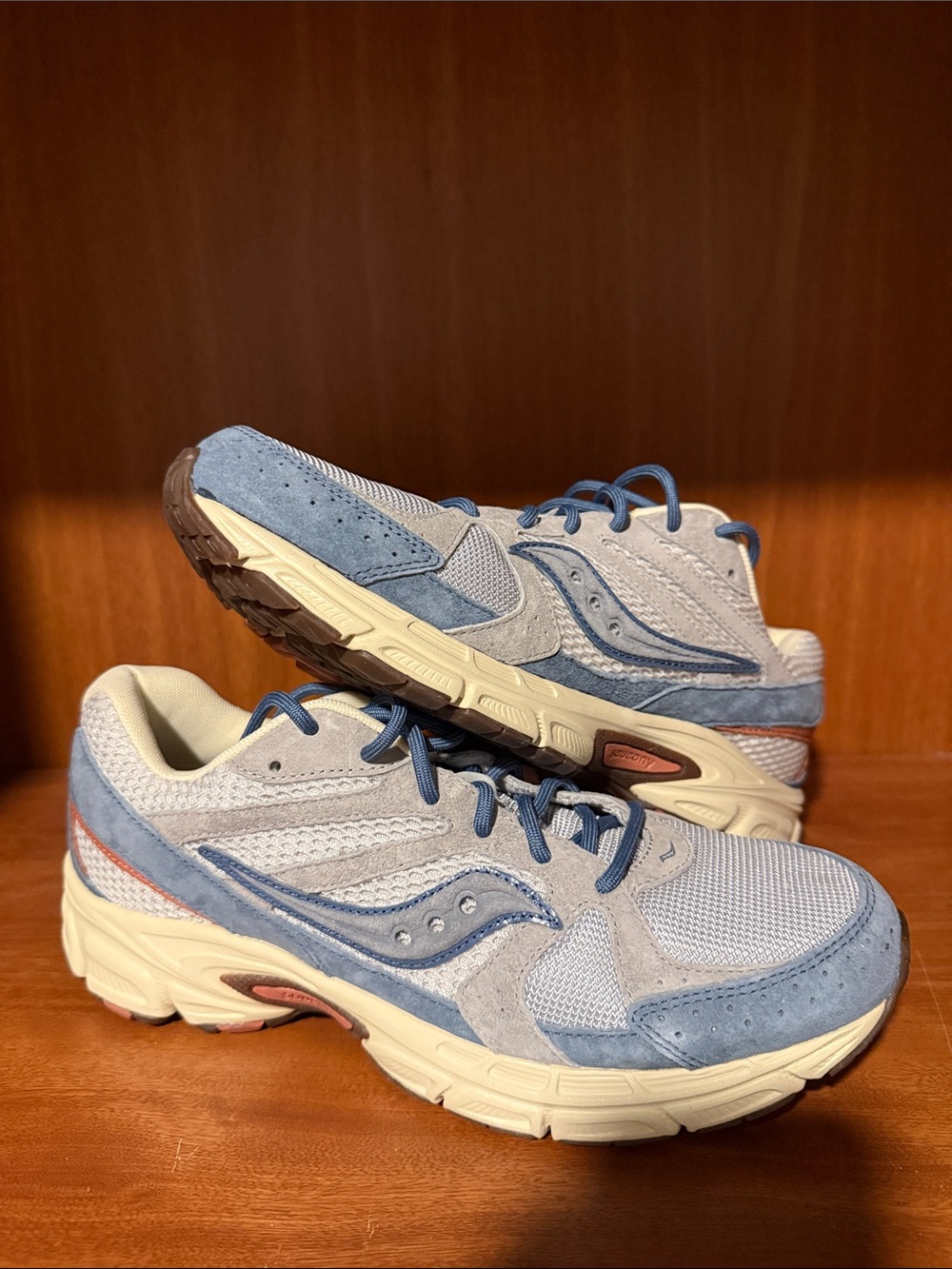 Men’s Saucony Unreleased Salesman Sample